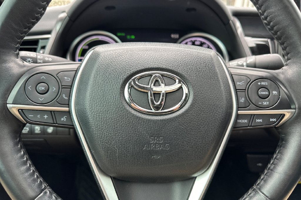 Used 2024 Toyota Camry XLE w/ Cold Weather Package FWD image 28