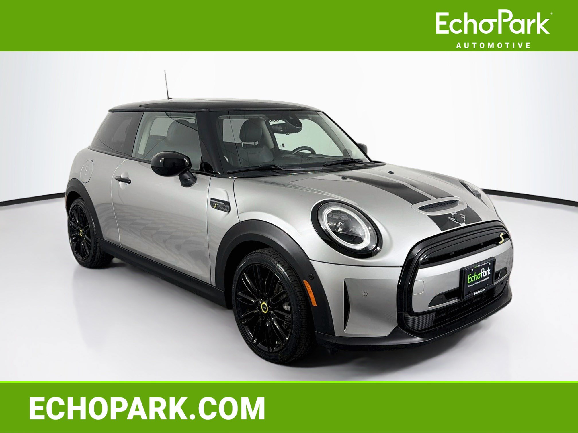 Used 2024 MINI Cooper SE FWD image 1