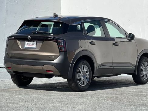 New 2025 Nissan Kicks S image 4