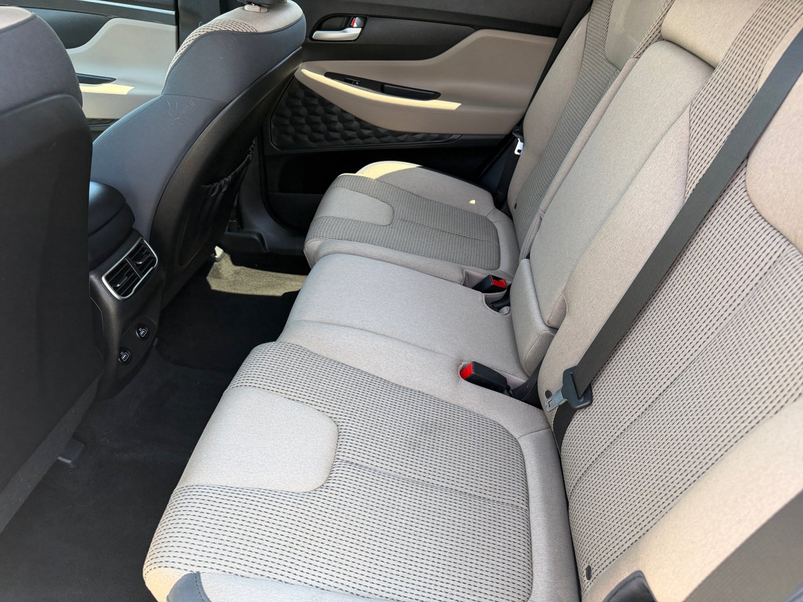 Used 2023 Hyundai Santa Fe SEL w/ Cargo Package AWD/4WD image 13