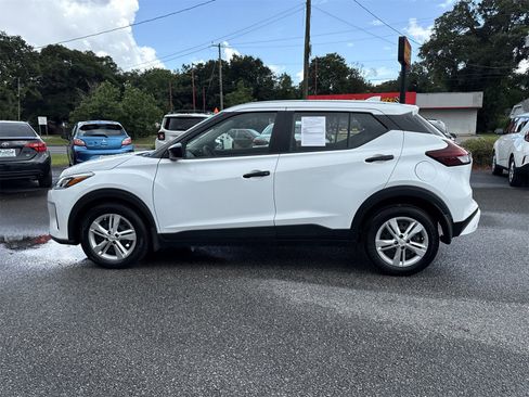 Used 2024 Nissan Kicks S image 2