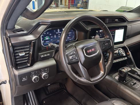 Used 2022 GMC Sierra 1500 AT4 w/ AT4 Premium Package AWD/4WD image 21