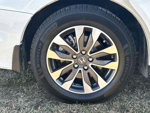 Used 2023 Honda Odyssey EX-L image 17