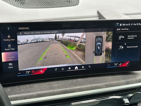 Used 2025 BMW X7 xDrive40i w/ Premium Package image 21