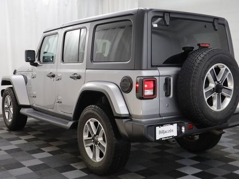 Used 2018 Jeep Wrangler Unlimited Sahara image 15