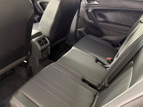 Used 2023 Volkswagen Tiguan SE R-Line FWD image 11