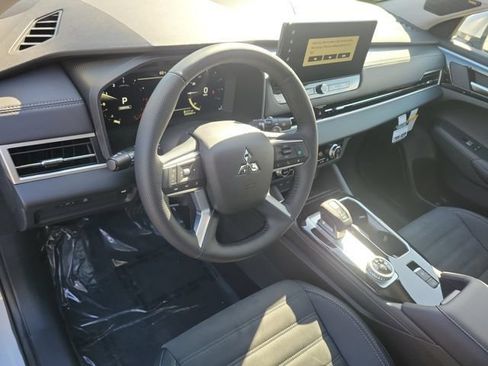 New 2026 Mitsubishi Outlander SE FWD image 22