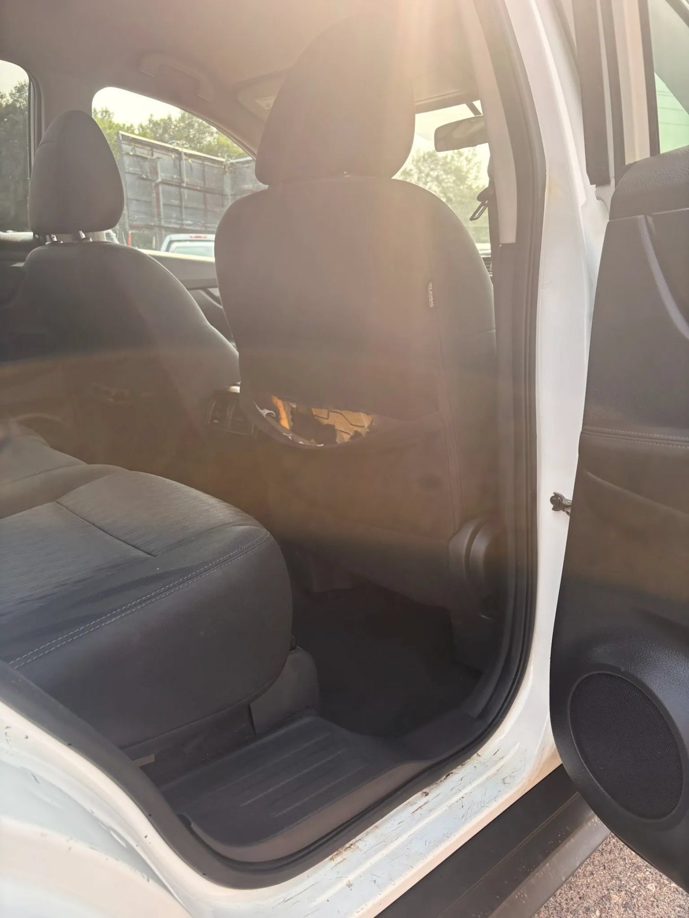Used 2017 Nissan Rogue SV FWD image 38