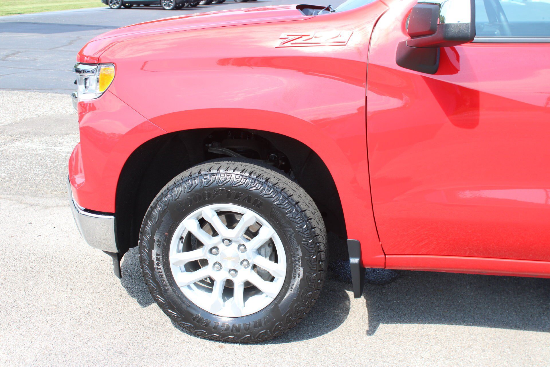 Used 2024 Chevrolet Silverado 1500 LT AWD/4WD image 11