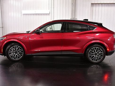 Used 2025 Ford Mustang Mach-E Premium image 4