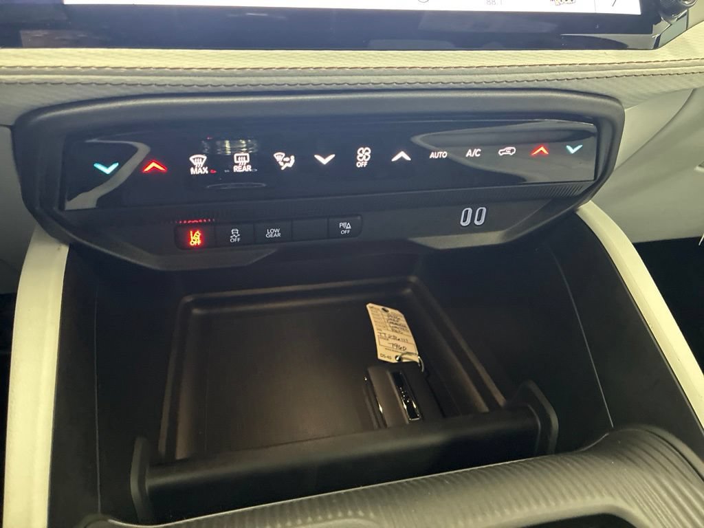 New 2026 Jeep Cherokee Limited AWD/4WD image 33