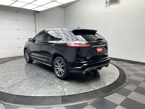 Used 2019 Ford Edge Titanium w/ Equipment Group 301A AWD/4WD image 2