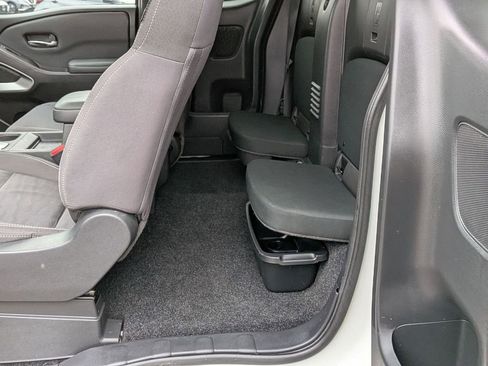 Used 2023 Nissan Frontier SV w/ SV Convenience Package image 16