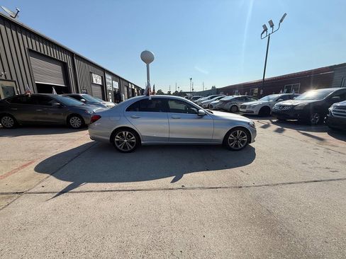 Used 2017 Mercedes-Benz C 300 Sedan image 27