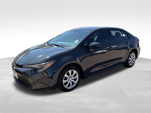 Used 2026 Toyota Corolla LE FWD image 4