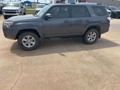 Used 2023 Toyota 4Runner SR5 Premium w/ Moonroof Package AWD/4WD image 2