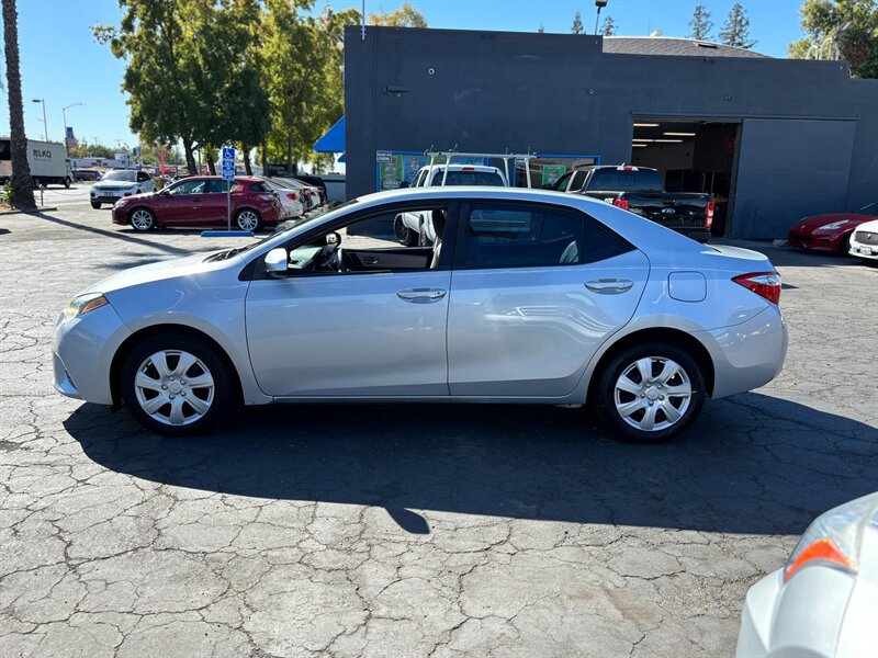 Used 2016 Toyota Corolla LE FWD image 6