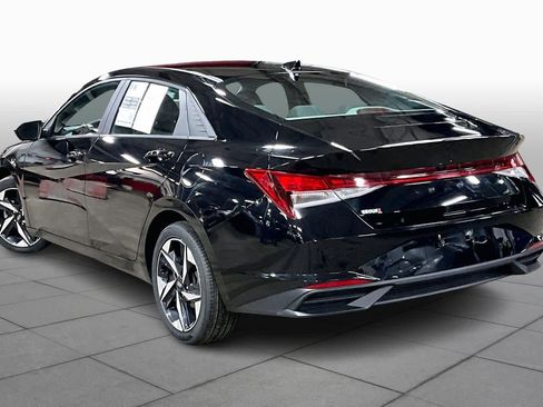 Used 2023 Hyundai Elantra SEL w/ Convenience Package image 10