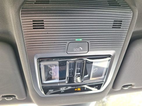 New 2026 Volkswagen Atlas Cross Sport SEL Premium R-Line image 19