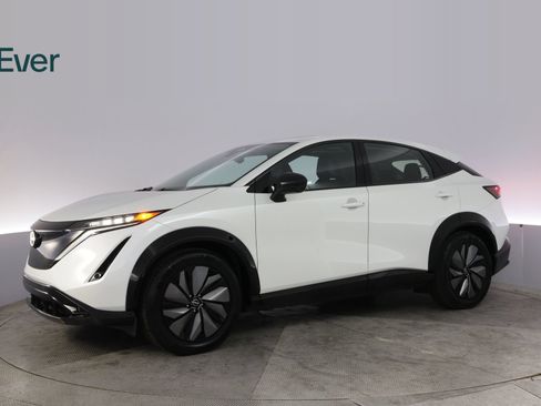 Used 2024 Nissan Ariya AWD image 18