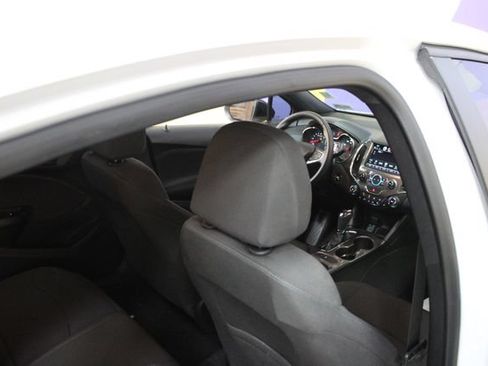 Used 2018 Chevrolet Cruze LT FWD image 10