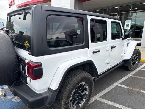 Used 2025 Jeep Wrangler Unlimited Rubicon w/ Safety Group AWD/4WD image 1
