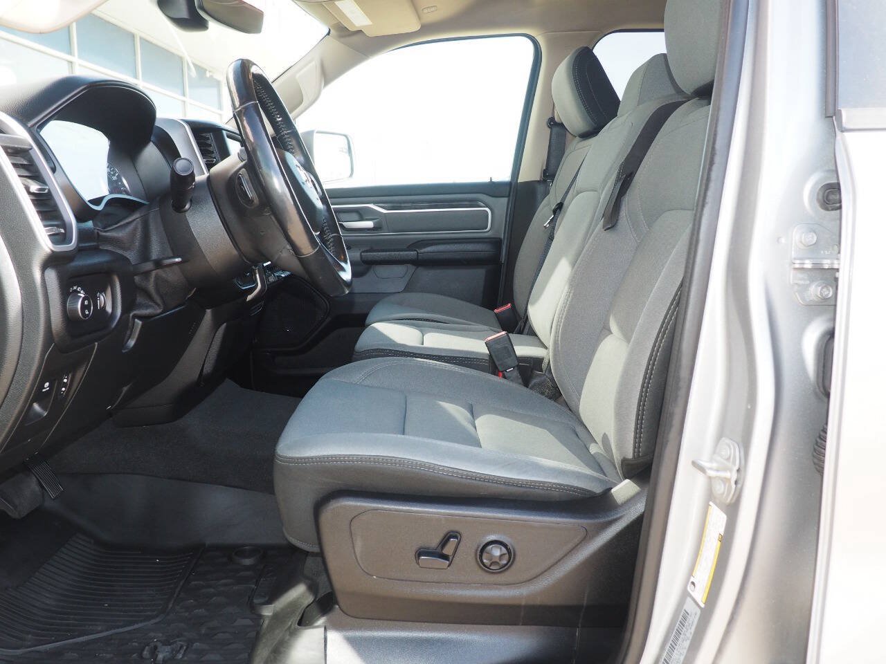 Used 2020 RAM 1500 Big Horn AWD/4WD image 9