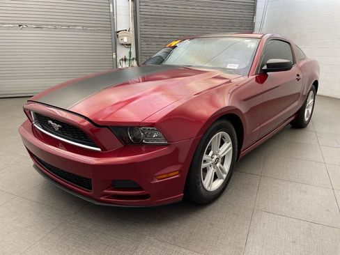 Used 2014 Ford Mustang Coupe RWD image 3