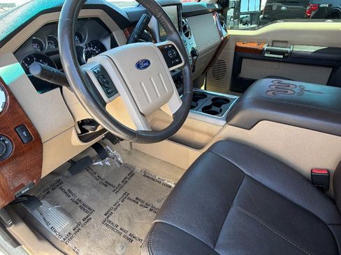 Used 2016 Ford F250 King Ranch w/ FX4 Off-Road Package AWD/4WD image 10