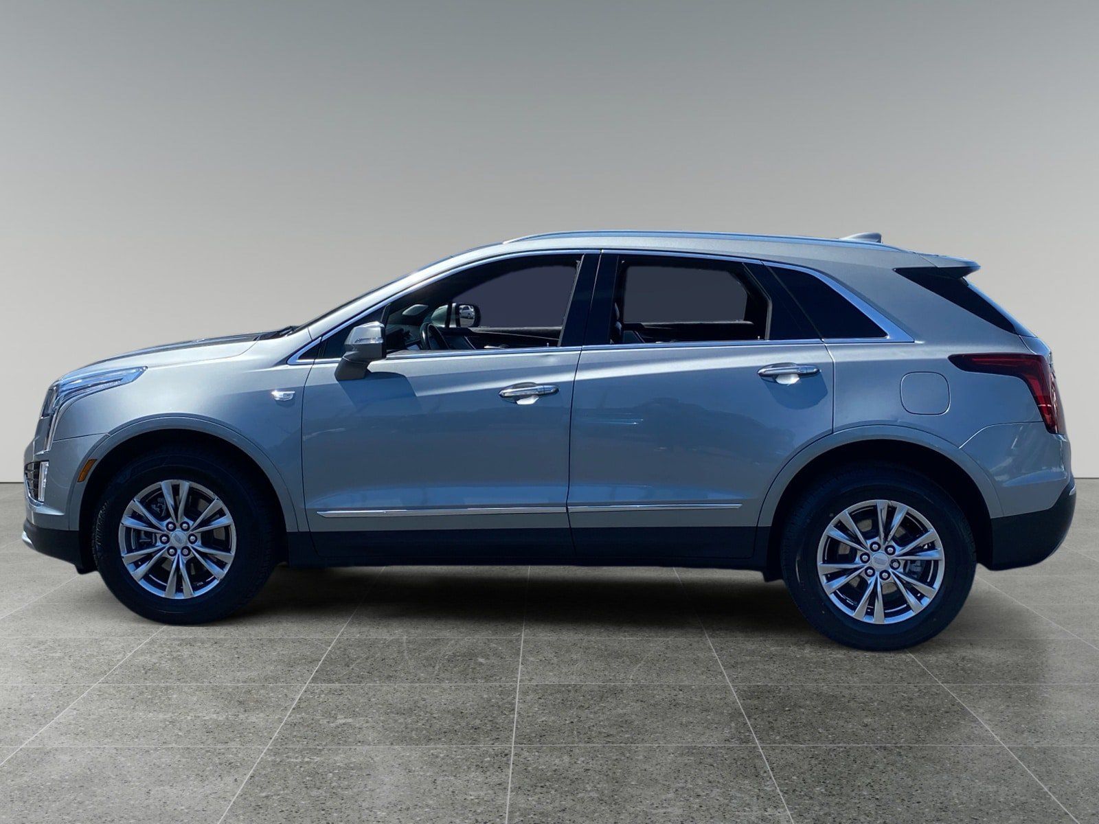 Used 2023 Cadillac XT5 Premium Luxury FWD image 2