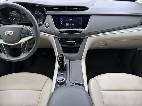 Used 2020 Cadillac XT5 Premium Luxury w/ LPO, Floor Liner Package FWD image 15