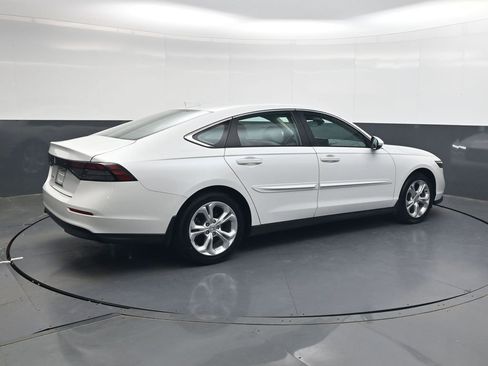 Used 2023 Honda Accord LX image 4