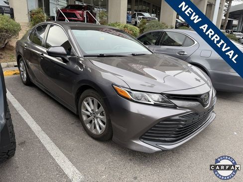 Used 2020 Toyota Camry LE w/ Carpet Mat Package image 17