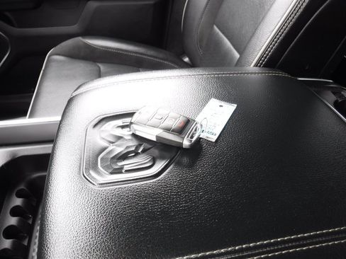 Used 2024 RAM 1500 Laramie image 15