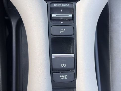 Certified 2023 Honda HR-V LX image 23