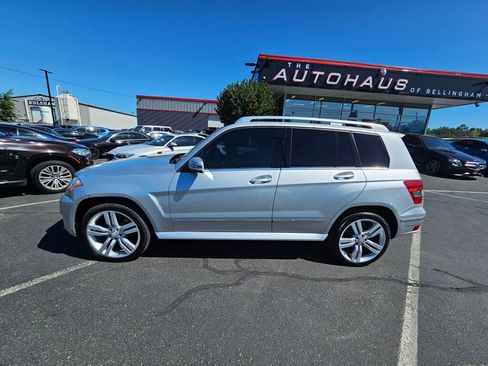 Used 2010 Mercedes-Benz GLK 350 4MATIC image 2