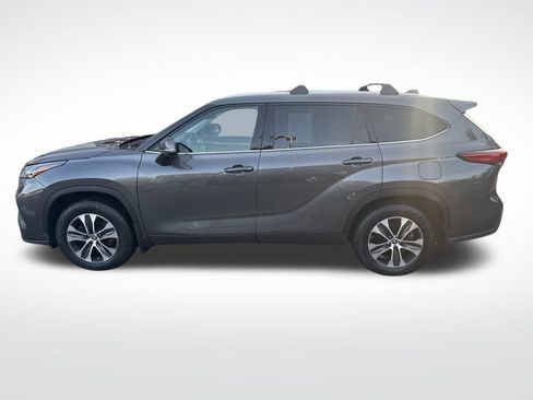 Used 2022 Toyota Highlander XLE image 15