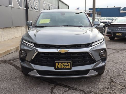Used 2025 Chevrolet Blazer LT image 2