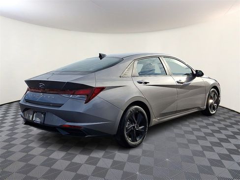 Used 2023 Hyundai Elantra SEL image 9