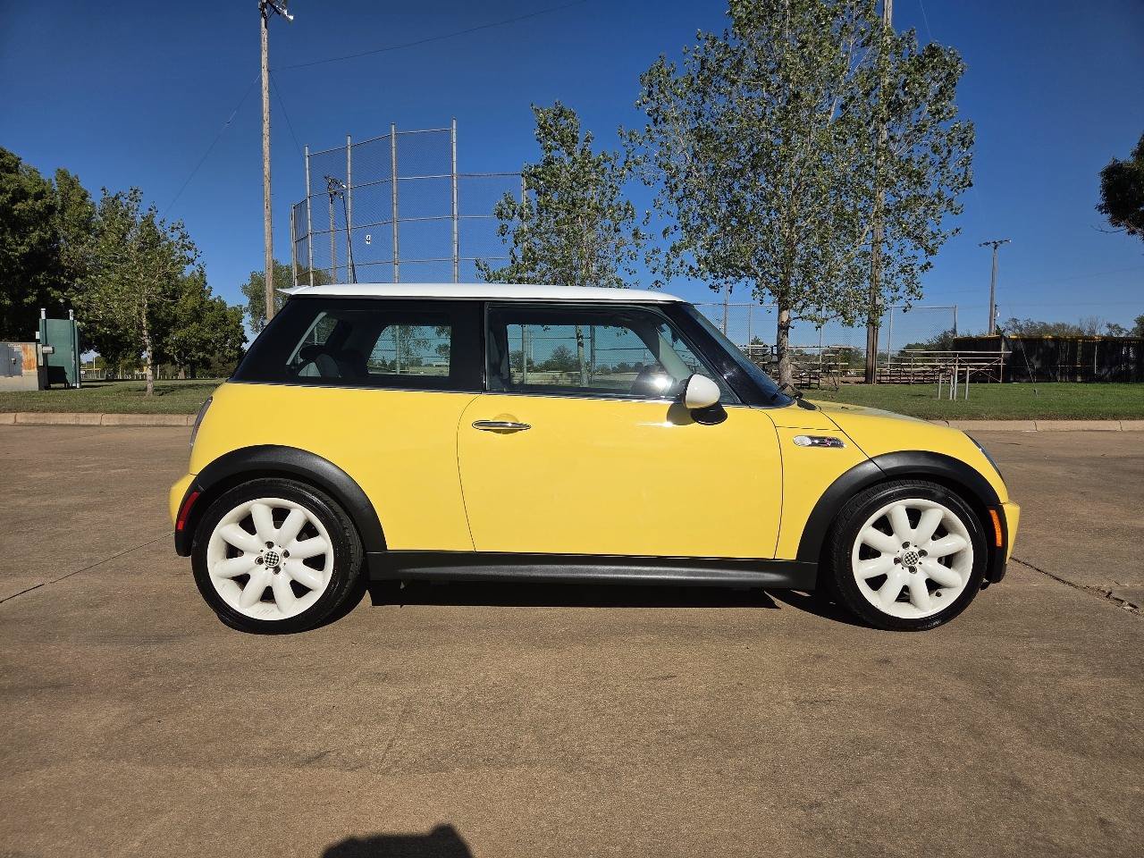 Used 2003 MINI Cooper S FWD image 25