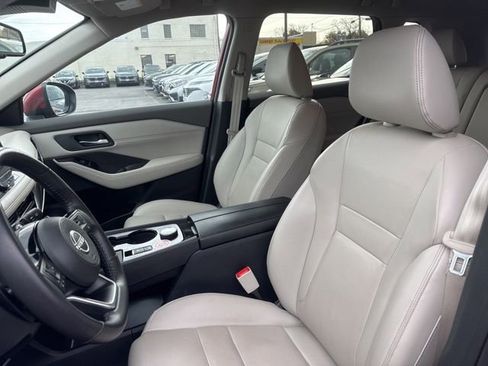 Used 2024 Nissan Rogue SL image 10