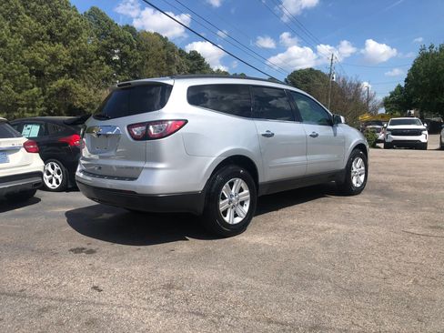 Used 2014 Chevrolet Traverse LT image 3