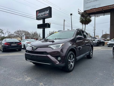 Used 2017 Toyota RAV4 XLE image 1