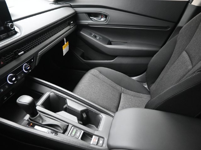 Used 2025 Honda Accord SE image 14