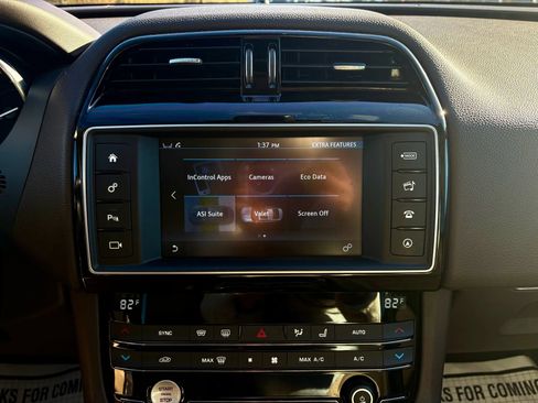 Used 2017 Jaguar F-PACE Prestige image 37