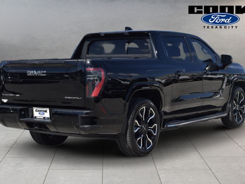 Used 2025 GMC Sierra EV Denali AWD/4WD image 3