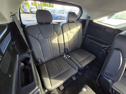 Used 2023 Kia Sorento EX image 25