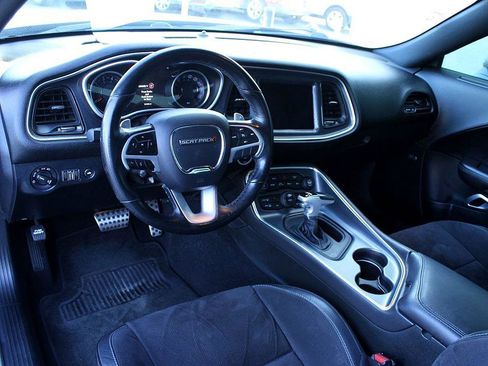 Used 2018 Dodge Challenger R/T Scat Pack w/ Dynamics Package image 9