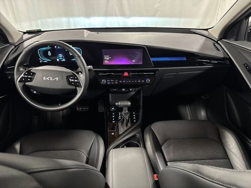 Certified 2023 Kia Niro SX Touring FWD image 4