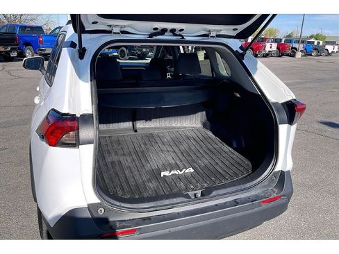 Used 2022 Toyota RAV4 XLE w/ XLE Grade Weather Package AWD/4WD image 11